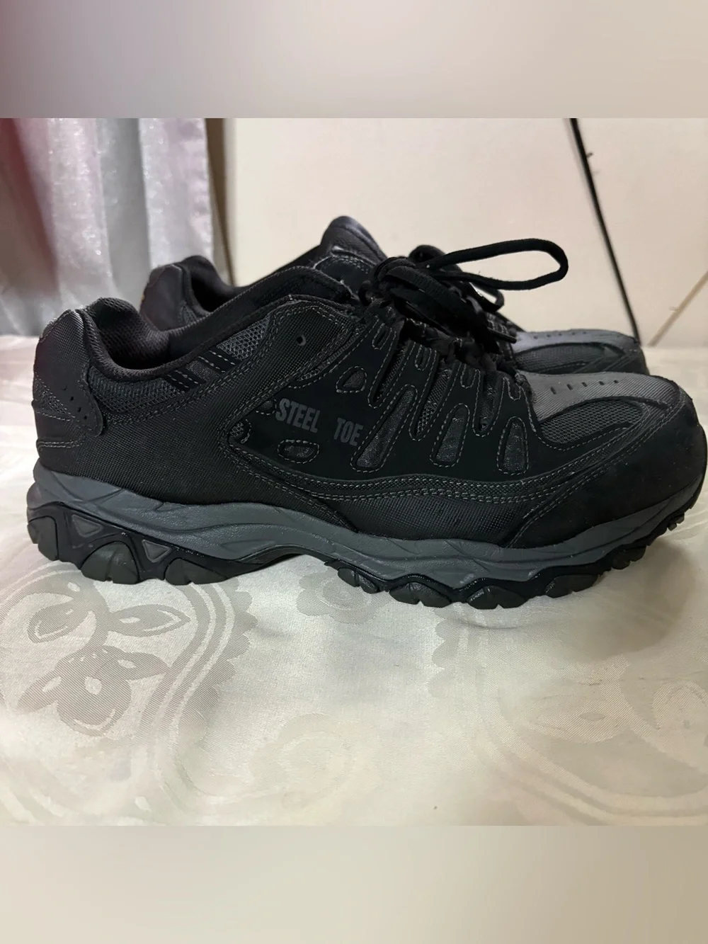 Sketchers Men's Black Steel Toe Work Shoes size 12